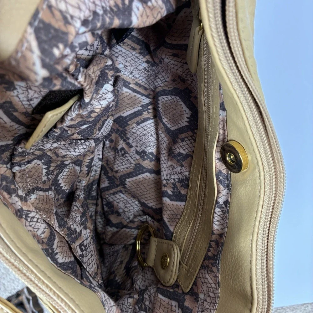 NEW Stone Mountain Genuine Soft Pebbled Leather Tan Shoulder Bag Classic Casual